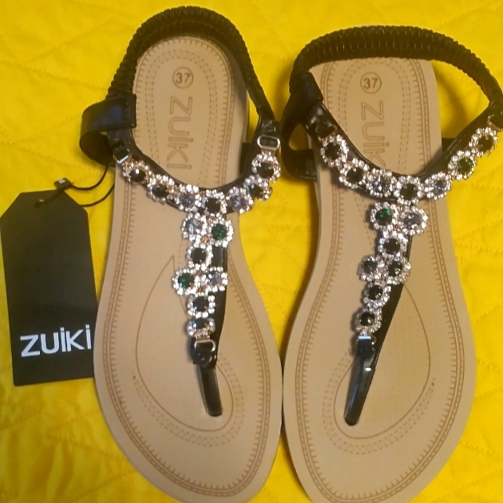 Sandal Zuiki